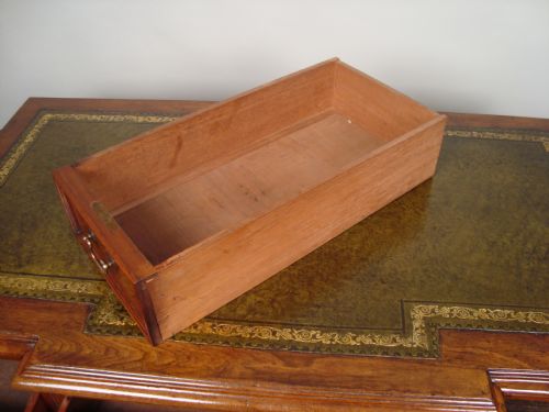 A SUPERIOR VICTORIAN BREAKFRONT PEDESTAL DESK - ADDITIONAL PHOTO 7