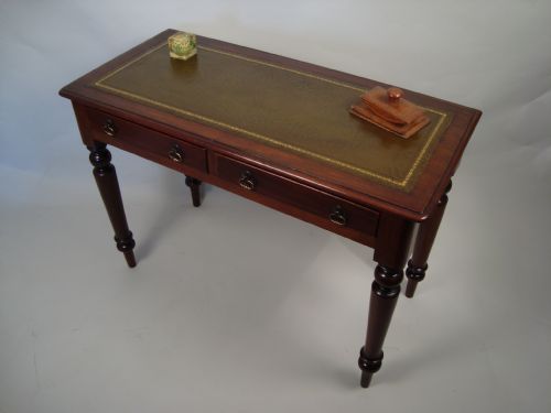 A QUALITY VICTORIAN WRITING TABLE - ADDITIONAL PHOTO 4