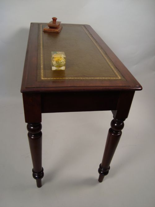 A QUALITY VICTORIAN WRITING TABLE - ADDITIONAL PHOTO 6