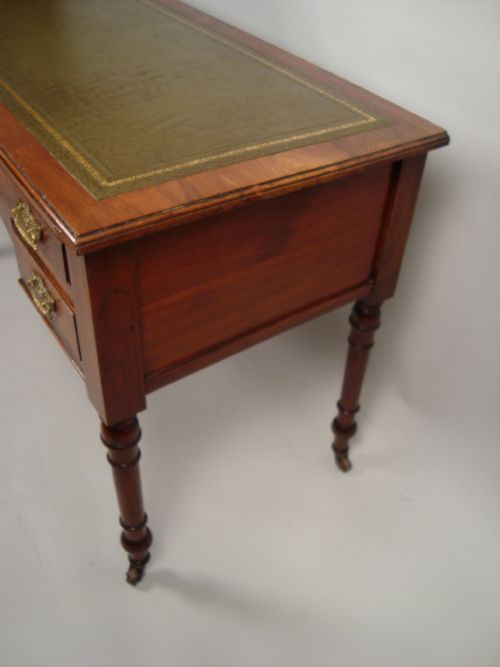 A FINE VICTORIAN WALNUT WRITING DESKTABLE - ADDITIONAL PHOTO 5