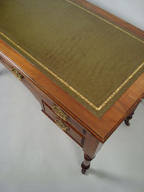 A FINE VICTORIAN WALNUT WRITING DESKTABLE - ADDITIONAL PHOTO 9