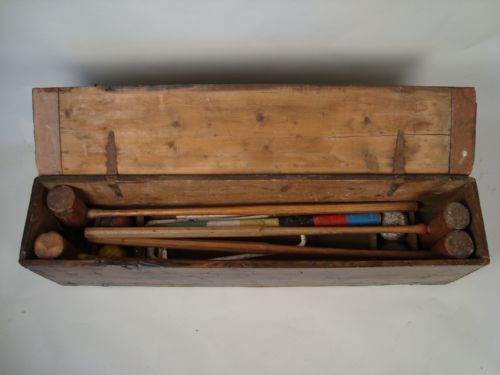 A VINTAGE CROQUET SET CIRCA 1930 - ADDITIONAL PHOTO 2
