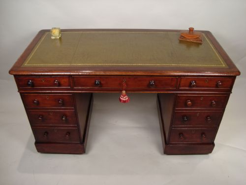 a very attractive victorian large pedestal desk - CATEGORY: ANTIQUE DESKS - DATED VICTORIAN