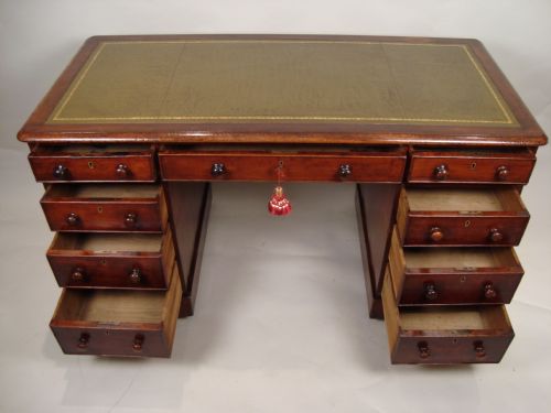 A VERY ATTRACTIVE VICTORIAN LARGE PEDESTAL DESK - ADDITIONAL PHOTO 2