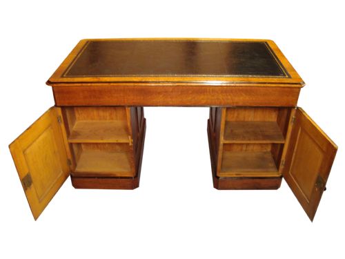 A RARE AND IMPRESSIVE VICTORIAN 'GOTHIC REVIVAL' PARTNERS DESK - ADDITIONAL PHOTO 5