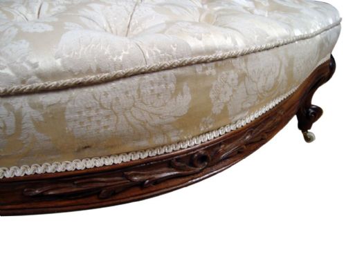AN IMPRESSIVE LARGE VICTORIAN ROSEWOOD STOOL - ADDITIONAL PHOTO 3