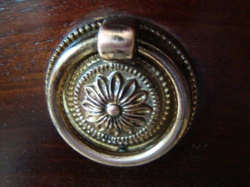 A PRETTY VICTORIAN SIDEWRITING TABLE - ADDITIONAL PHOTO 4