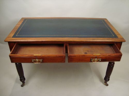 A FINE EDWARDIAN LARGE WRITING TABLE - ADDITIONAL PHOTO 1