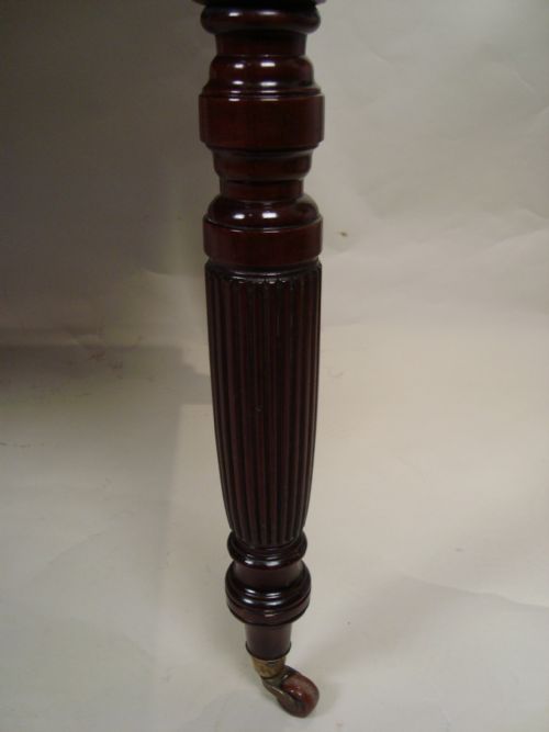 A FINE EDWARDIAN LARGE WRITING TABLE - ADDITIONAL PHOTO 4