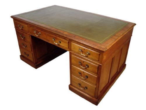 A MAGNIFICENT LARGE EDWARDIAN WALNUT PEDESTAL DESK - ADDITIONAL PHOTO 2