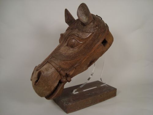 A VERY IMPRESSIVE LARGE MOUNTED HORSES HEAD CIRCA 1860 - ADDITIONAL PHOTO 2