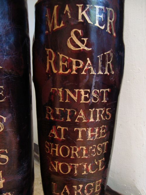 AN EXCEPTIONAL PAIR OF DECORATIVE 19C RIDING BOOTS - ADDITIONAL PHOTO 2