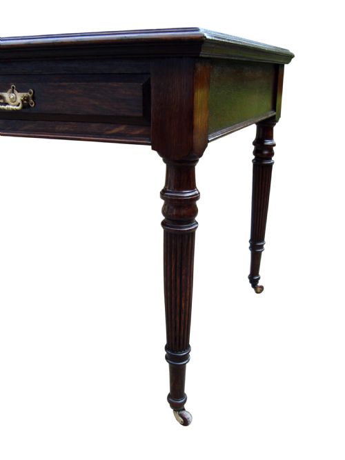 A ELEGANT LARGE EDWARDIAN OAK WRITING TABLE - ADDITIONAL PHOTO 2