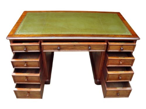 AN IMPRESSIVE LARGE VICTORIAN PEDESTAL WRITING DESK - ADDITIONAL PHOTO 3