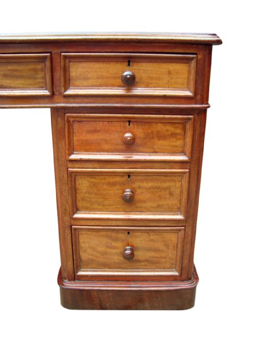 AN IMPRESSIVE LARGE VICTORIAN PEDESTAL WRITING DESK - ADDITIONAL PHOTO 4