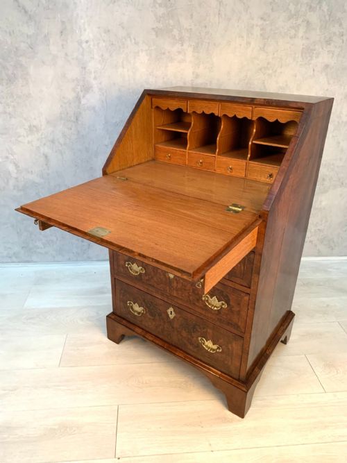 ANTIQUE GEORGIAN STYLE BURR WALNUT WRITING BUREAU - ADDITIONAL PHOTO 16