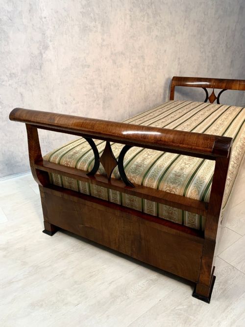 BEAUTIFUL GONDOLA SHAPE BIEDERMEIER DAYBED - ADDITIONAL PHOTO 4