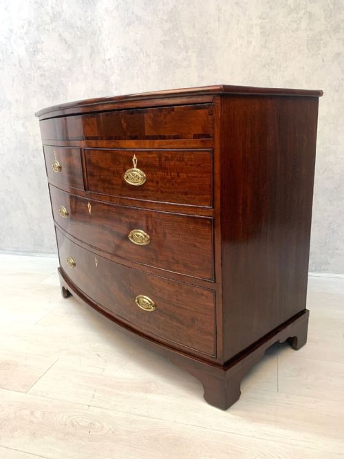VICTORIAN MAHOGANY BOW FRONT CHEST OF DRAWERS - ADDITIONAL PHOTO 1