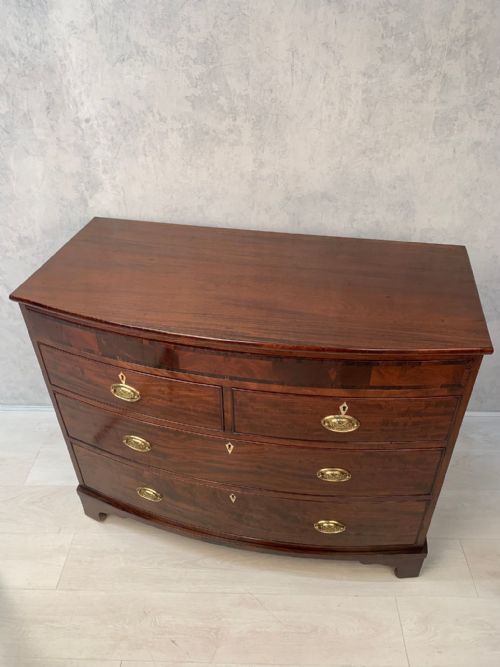 VICTORIAN MAHOGANY BOW FRONT CHEST OF DRAWERS - ADDITIONAL PHOTO 4
