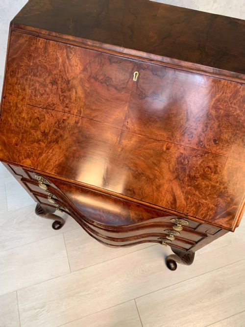 QUEEN ANNE STYLE BURR WALNUT BUREAU CIRCA 1910 - ADDITIONAL PHOTO 3