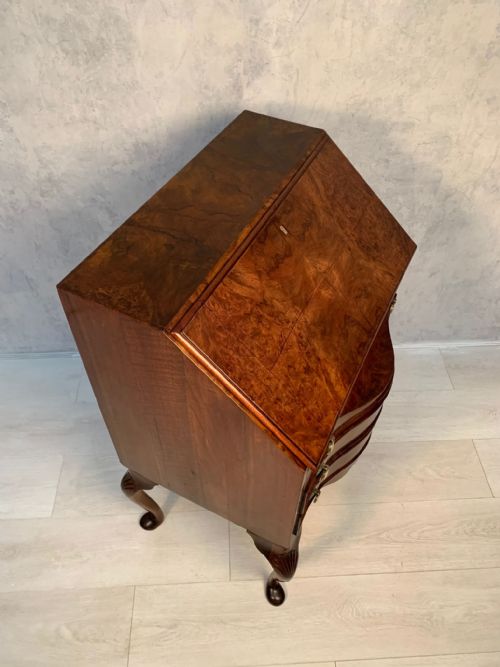 QUEEN ANNE STYLE BURR WALNUT BUREAU CIRCA 1910 - ADDITIONAL PHOTO 7