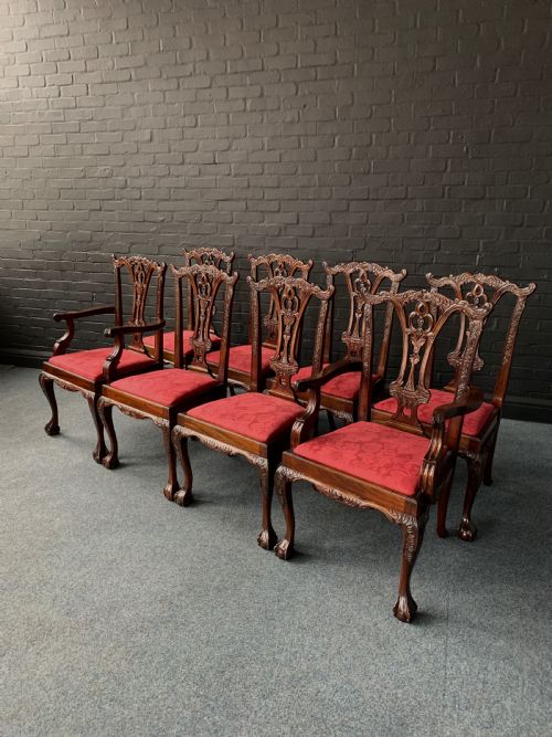 A CHIPPENDALE STYLE TWIN PEDESTAL TABLE EIGHT CONFORMING CHAIRS - ADDITIONAL PHOTO 7