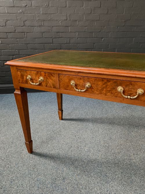 ATTRACTIVE FIGURED WALNUT WRITING TABLE - ADDITIONAL PHOTO 14