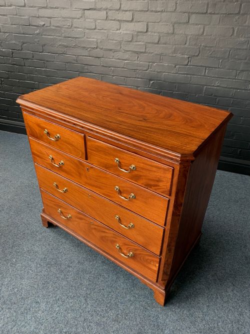 PRETTY GEORGE III MAHOGANY CHEST OF DRAWERS - ADDITIONAL PHOTO 24