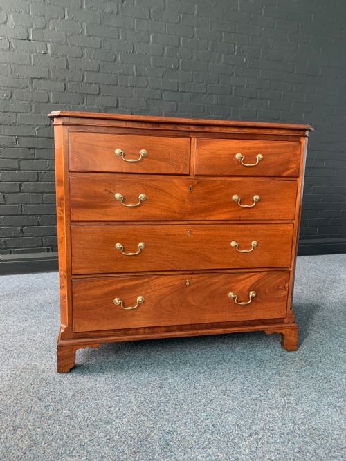 PRETTY GEORGE III MAHOGANY CHEST OF DRAWERS - ADDITIONAL PHOTO 26