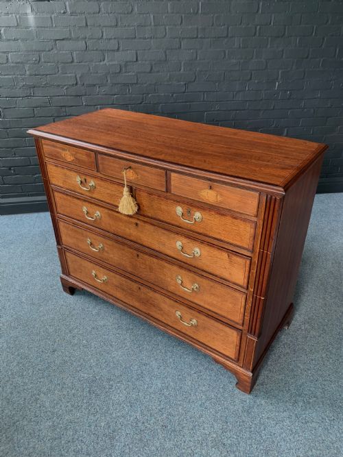 EIGHTEENTH CENTURY LINE INLAID OAK MAHOGANY CROSS BANDED CHEST OF DRAWERS - ADDITIONAL PHOTO 3