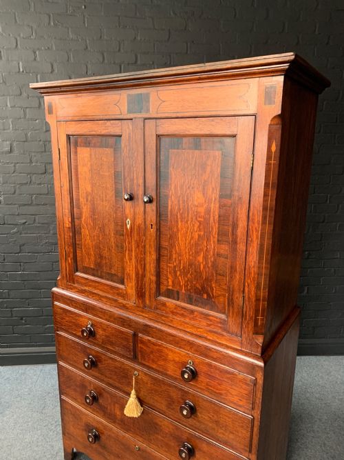 NINETEENTH CENTURY LINE INLAID OAK AND ROSEWOOD CROSSBANDED LINEN PRESS - ADDITIONAL PHOTO 11