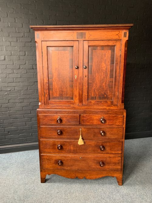 NINETEENTH CENTURY LINE INLAID OAK AND ROSEWOOD CROSSBANDED LINEN PRESS - ADDITIONAL PHOTO 12
