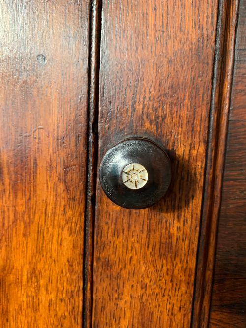 NINETEENTH CENTURY LINE INLAID OAK AND ROSEWOOD CROSSBANDED LINEN PRESS - ADDITIONAL PHOTO 16