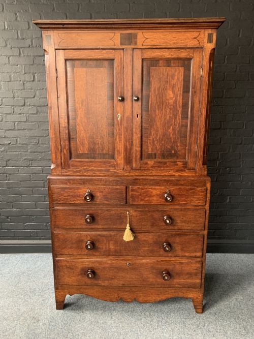 nineteenth century line inlaid oak and rosewood crossbanded linen press - CATEGORY: ANTIQUE CUPBOARDS - DATED 19TH CENTURY