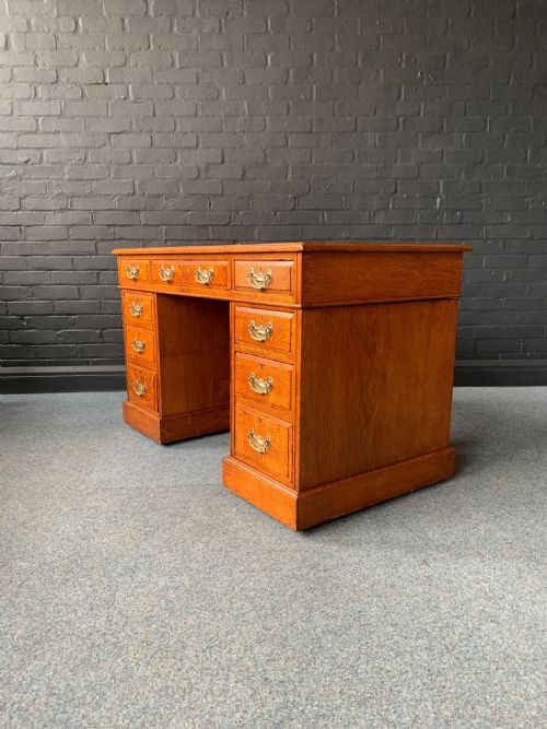 VICTORIAN OAK PEDESTAL WRITING DESK - ADDITIONAL PHOTO 9