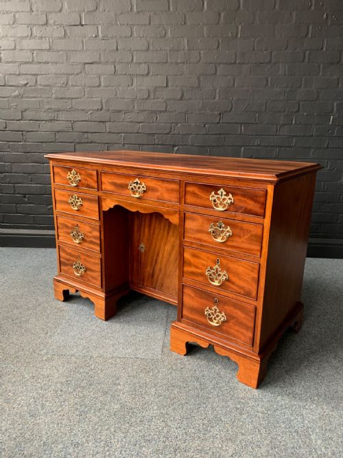 VICTORIAN MAHOGANY KNEEHOLE DESK - ADDITIONAL PHOTO 2