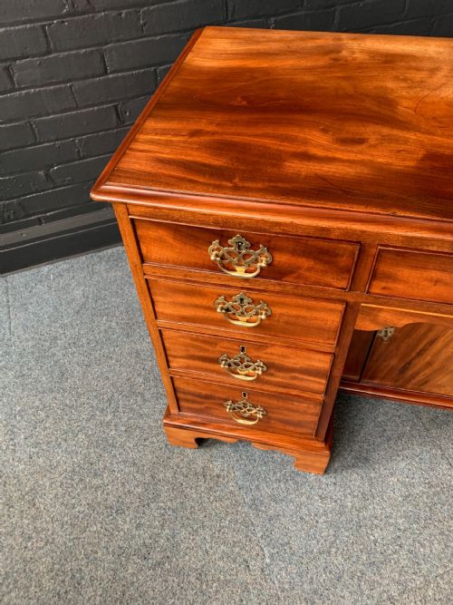 VICTORIAN MAHOGANY KNEEHOLE DESK - ADDITIONAL PHOTO 5