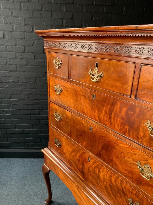 ATTRACTIVE GEORGE III CHEST ON STAND - ADDITIONAL PHOTO 4