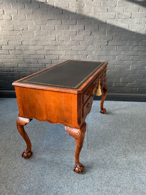 GEORGE II STYLE WALNUT WRITING TABLE - ADDITIONAL PHOTO 3