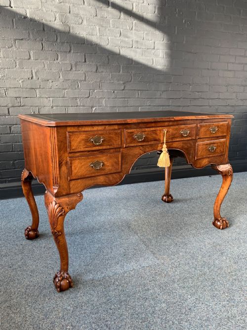 GEORGE II STYLE WALNUT WRITING TABLE - ADDITIONAL PHOTO 8