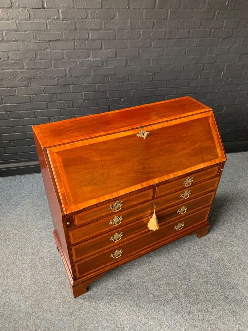 ATTRACTIVE 18TH MAHOGANY BUREAU - ADDITIONAL PHOTO 10