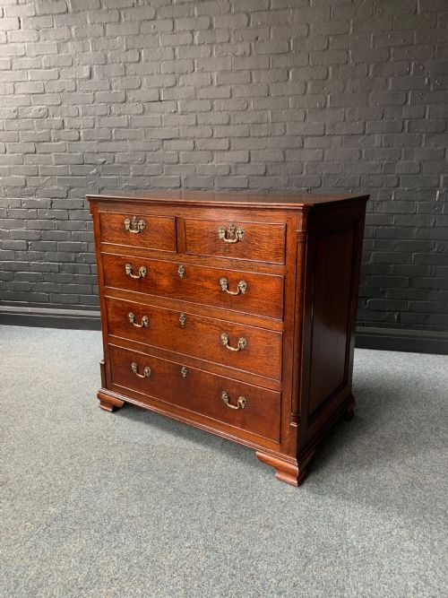 FINE QUALITY GEORGE III OAK CHEST OF DRAWERS - ADDITIONAL PHOTO 1