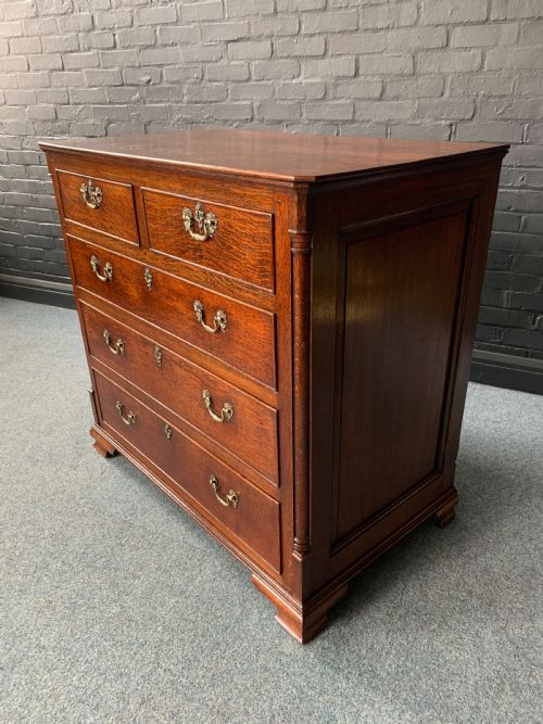 FINE QUALITY GEORGE III OAK CHEST OF DRAWERS - ADDITIONAL PHOTO 2