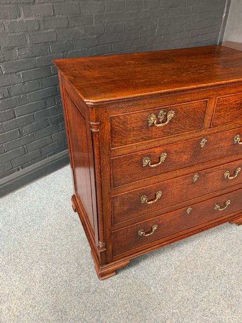FINE QUALITY GEORGE III OAK CHEST OF DRAWERS - ADDITIONAL PHOTO 5
