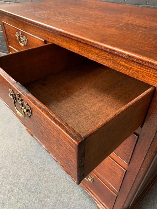 FINE QUALITY GEORGE III OAK CHEST OF DRAWERS - ADDITIONAL PHOTO 6
