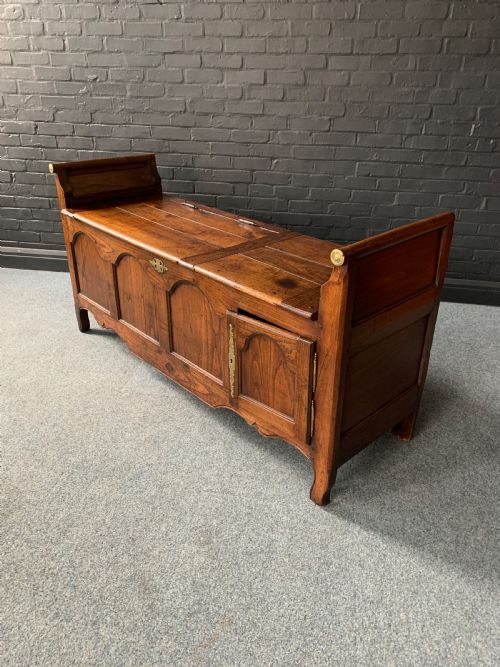 CONTINENTAL ANTIQUE 18TH OAK BENCHCOFFER - ADDITIONAL PHOTO 1