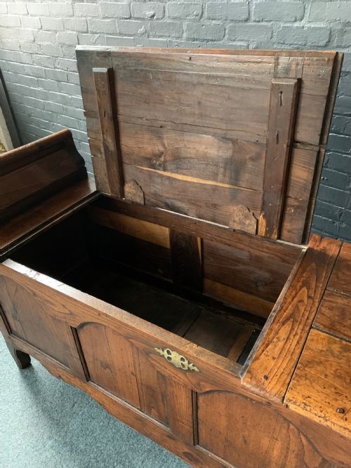 CONTINENTAL ANTIQUE 18TH OAK BENCHCOFFER - ADDITIONAL PHOTO 3
