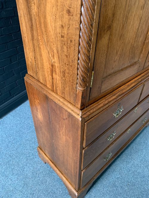 19TH CENTURY WELSH OAK LINEN PRESS LIVERY CUPBOARD - ADDITIONAL PHOTO 5