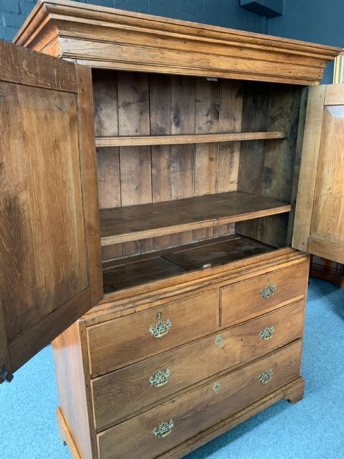 19TH CENTURY WELSH OAK LINEN PRESS LIVERY CUPBOARD - ADDITIONAL PHOTO 9