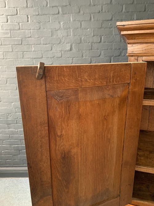 19TH CENTURY WELSH OAK LINEN PRESS LIVERY CUPBOARD - ADDITIONAL PHOTO 10